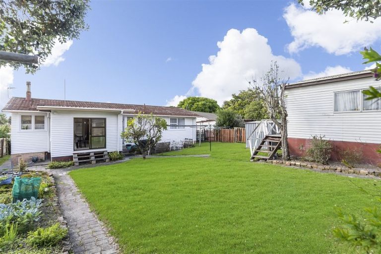 Photo of property in 4 Blue Way, Glendene, Auckland, 0602