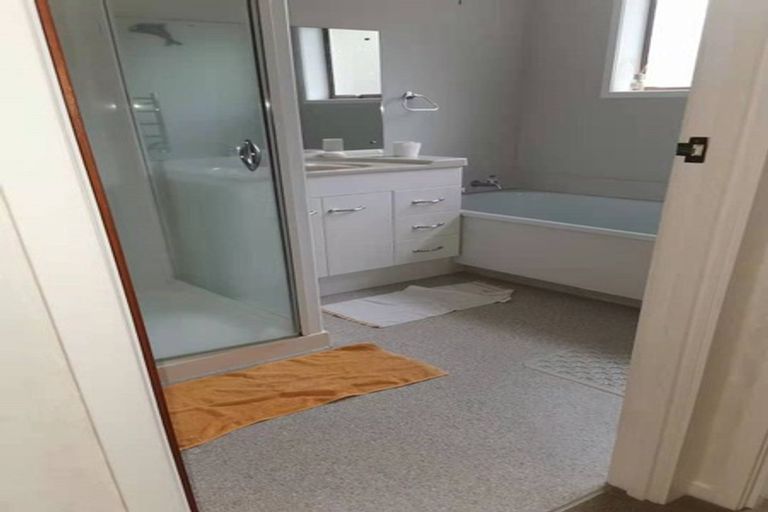 Photo of property in 2/6 Philson Terrace, Browns Bay, Auckland, 0630