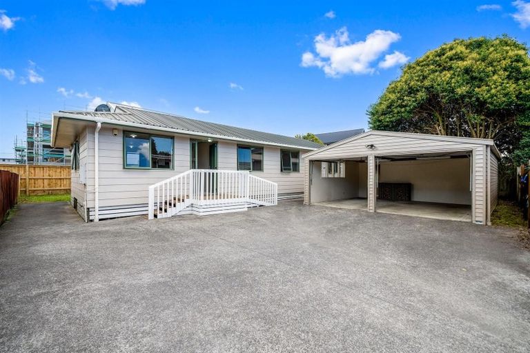 Property details for 11a Keeling Road, Henderson, Auckland, 0612
