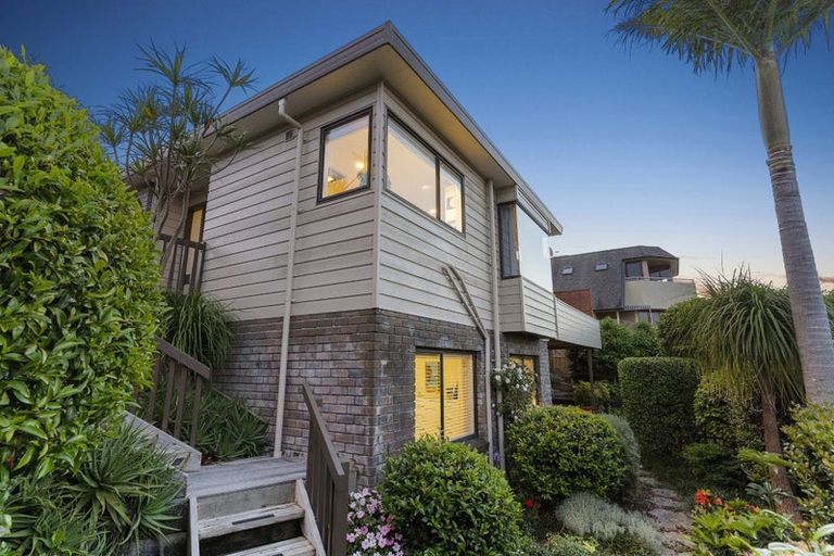 Photo of property in 2/28 Mark Edward Drive, Half Moon Bay, Auckland, 2012