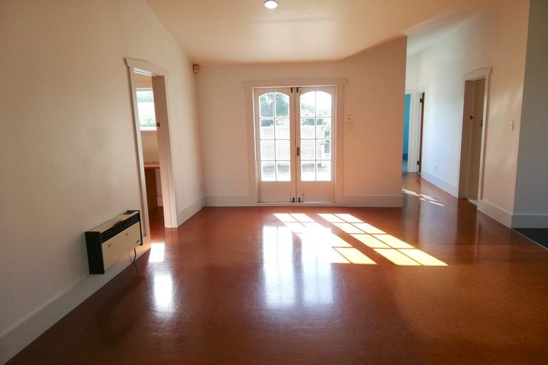 Photo of property in 3 Wattle Street, New Lynn, Auckland, 0600