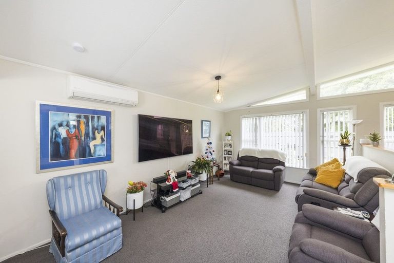 Photo of property in 34 Apollo Parade, Milson, Palmerston North, 4414