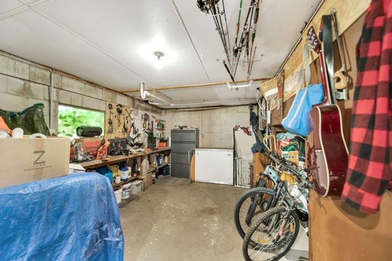 Photo of property in 1 Oxford Street, Holmes Hill, Oamaru, 9401