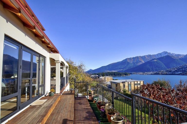 Photo of property in 62 Oregon Drive, Kelvin Heights, Queenstown, 9300
