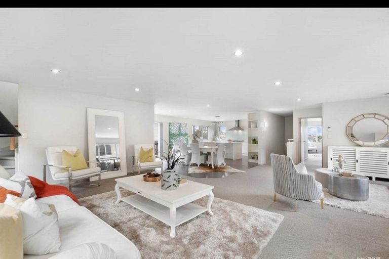 Photo of property in 31 Lucca Crescent, Flat Bush, Auckland, 2019