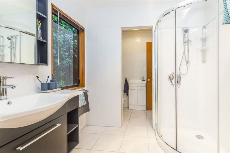 Photo of property in 172 Paremata Road, Paremata, Porirua, 5024