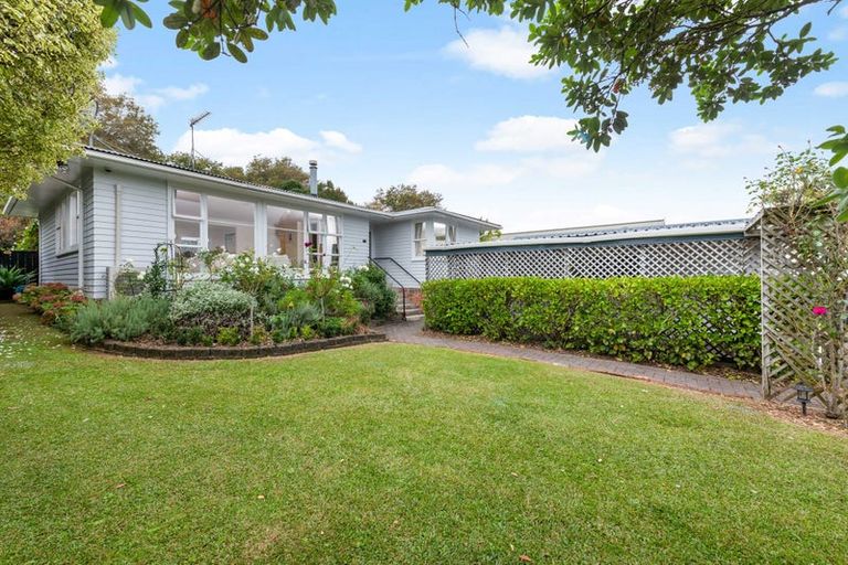 Photo of property in 21 Chartwell Avenue, Glenfield, Auckland, 0629