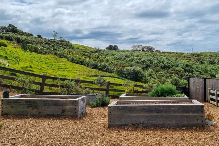 Photo of property in 9 Ridgelea Road, Long Bay, Albany, 0792