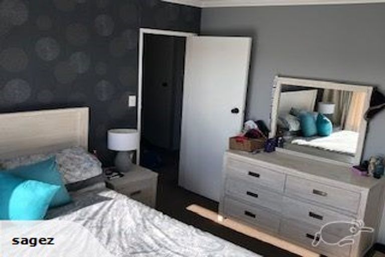 Photo of property in 2/49 Ashdown Place, Pahurehure, Papakura, 2113