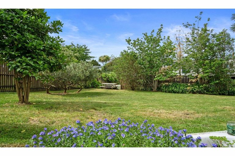 Photo of property in 4 Anich Road, Massey, Auckland, 0614