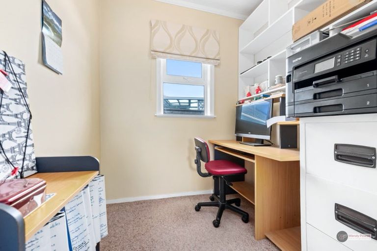 Photo of property in 18 Holyoake Crescent, Avalon, Lower Hutt, 5011