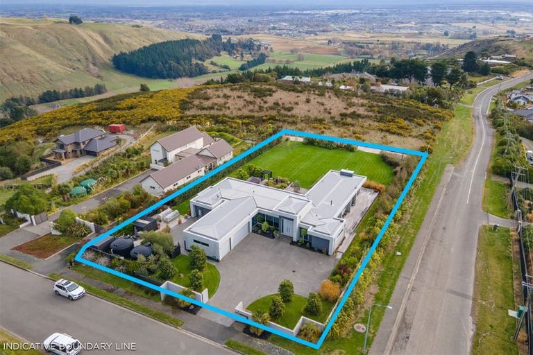 Photo of property in 2 Aglaia Place, Cracroft, Christchurch, 8022