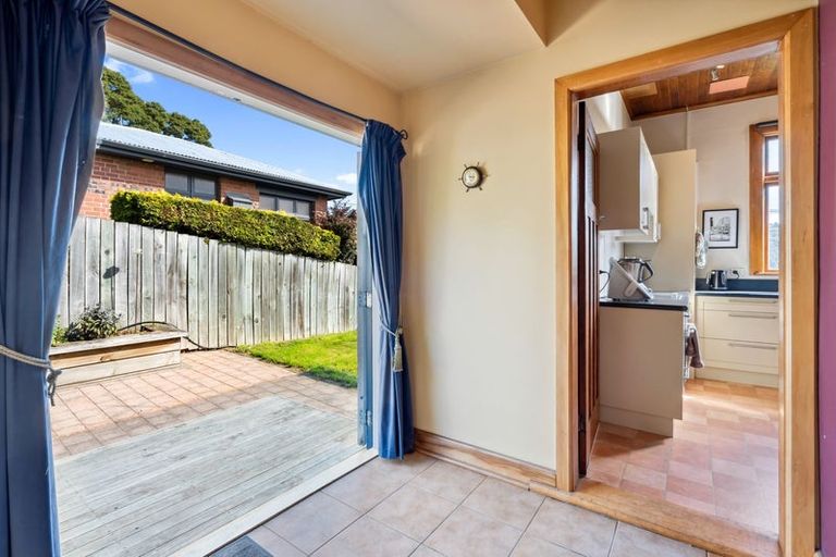 Photo of property in 9 Stone Street, Kenmure, Dunedin, 9011