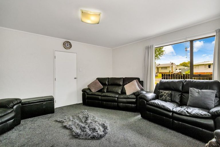 Photo of property in 2 Winsford Street, Manurewa, Auckland, 2102