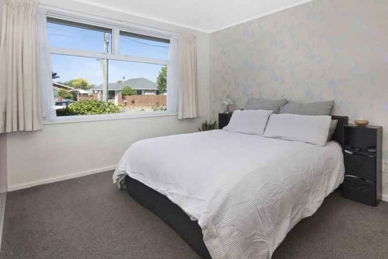 Photo of property in 19 Cotswold Avenue, Bishopdale, Christchurch, 8053