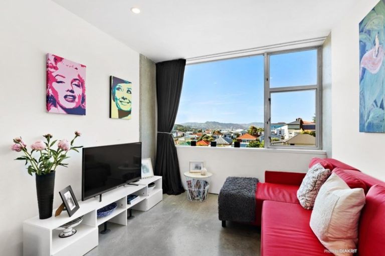 Photo of property in Beresford Apartments, 19/118 Russell Terrace, Berhampore, Wellington, 6023
