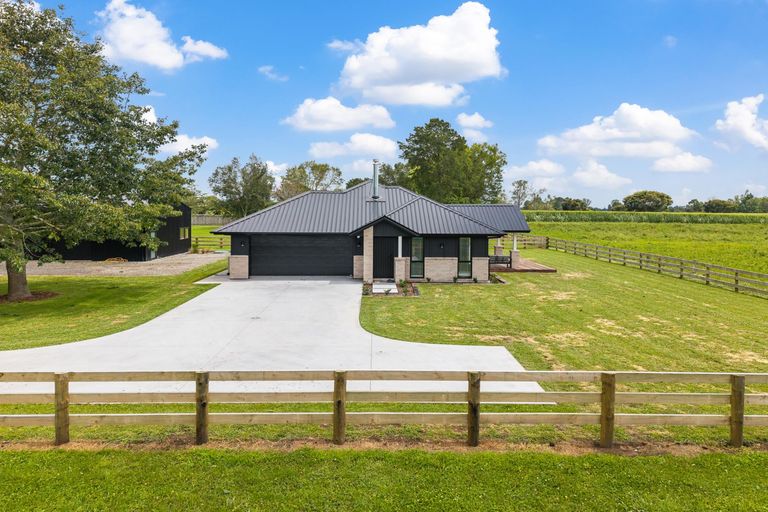 Photo of property in 16 Coates Lane, Te Poi, 3473