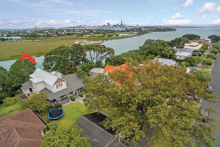 Photo of property in 69 Ngataringa Road, Devonport, Auckland, 0624
