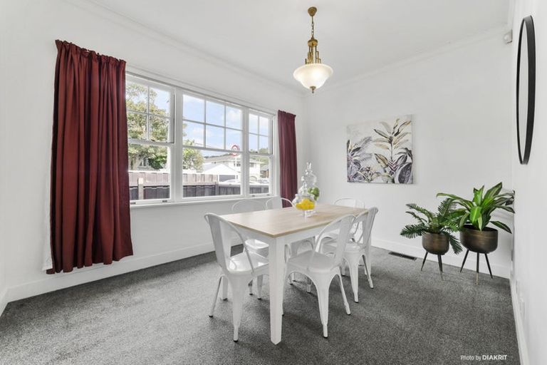 Photo of property in 284 Karori Road, Karori, Wellington, 6012