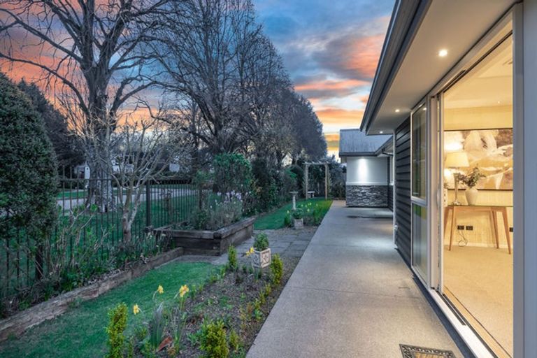 Photo of property in 4 Levinge Lane, Hillmorton, Christchurch, 8024