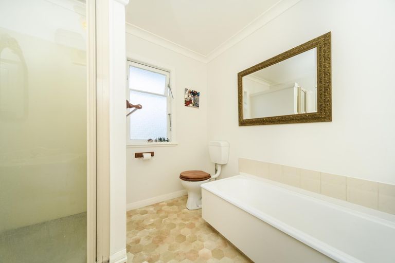 Photo of property in 39 Aberdeen Avenue, Takaro, Palmerston North, 4412