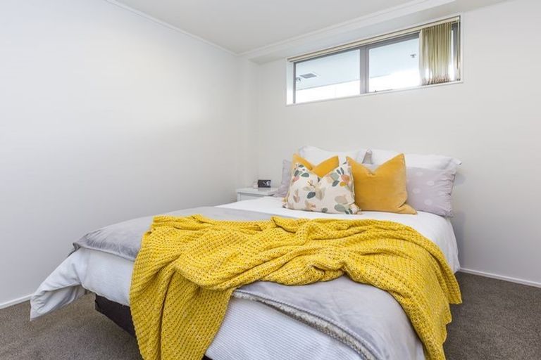 Photo of property in 44 Corricvale Way, Northcross, Auckland, 0630