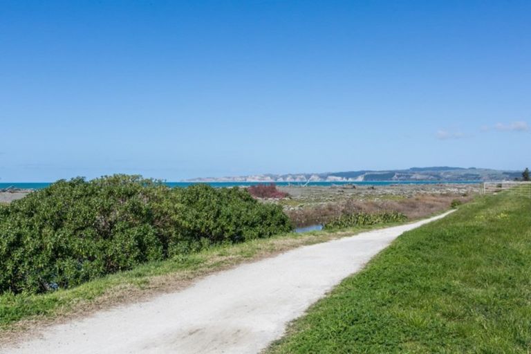 Photo of property in 17 Bell Street, Clive, 4102