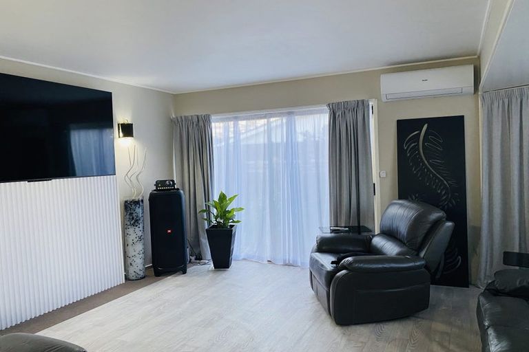 Photo of property in 22 Hedge Row, Sunnyhills, Auckland, 2010