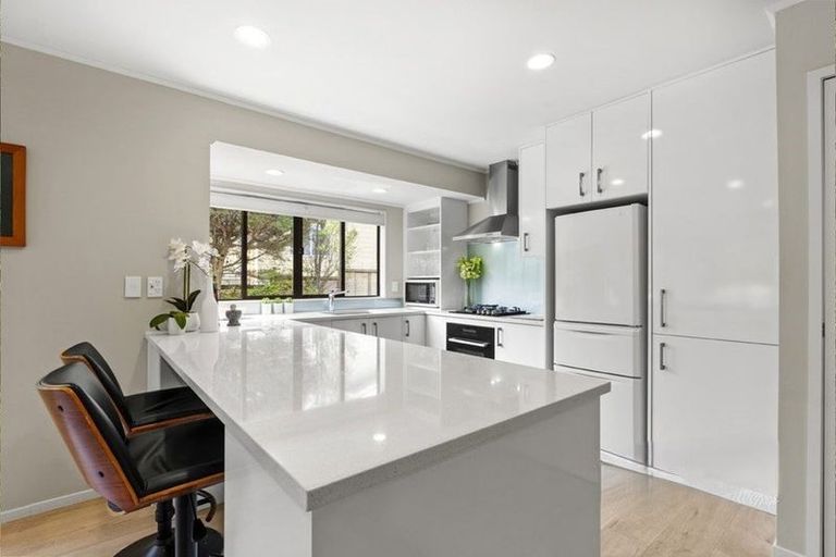 Photo of property in 126 Lynn Road, Bayview, Auckland, 0629