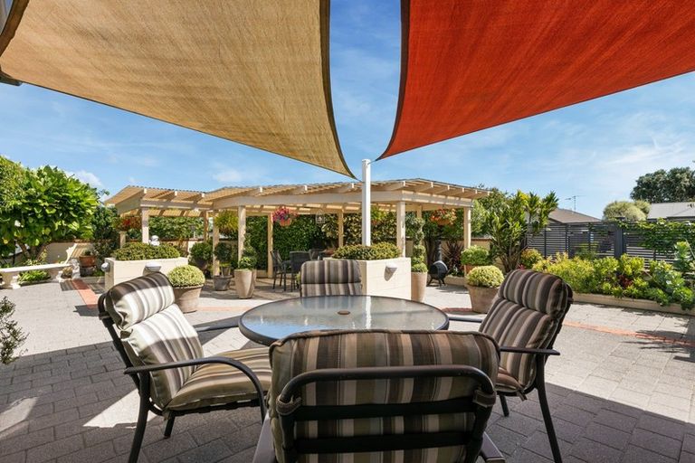 Photo of property in 22 Manor Park Drive, Pyes Pa, Tauranga, 3112