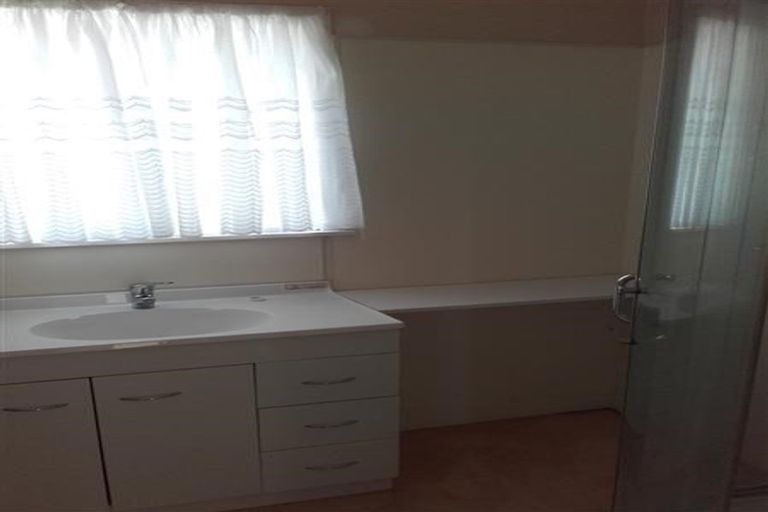 Photo of property in 2/2 Eban Avenue, Hillcrest, Auckland, 0627