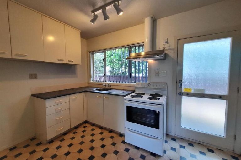 Photo of property in 2/200 Withells Road, Avonhead, Christchurch, 8042