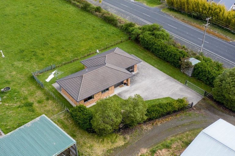 Photo of property in 131 Foster Road, Kumeu, 0891