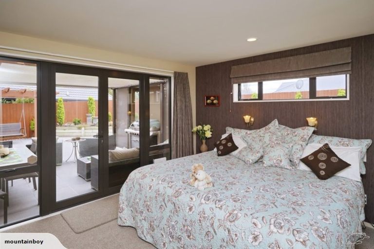 Photo of property in 36 Titirangi Crescent, Parklands, Christchurch, 8083