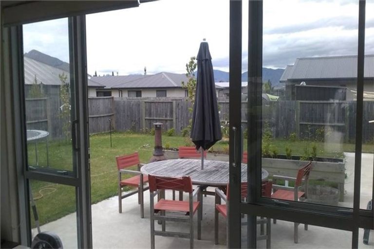 Photo of property in 8 Poppy Lane, Albert Town, Wanaka, 9305