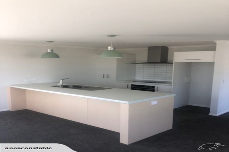 Photo of property in 30 Queenwood Road, Levin, 5510