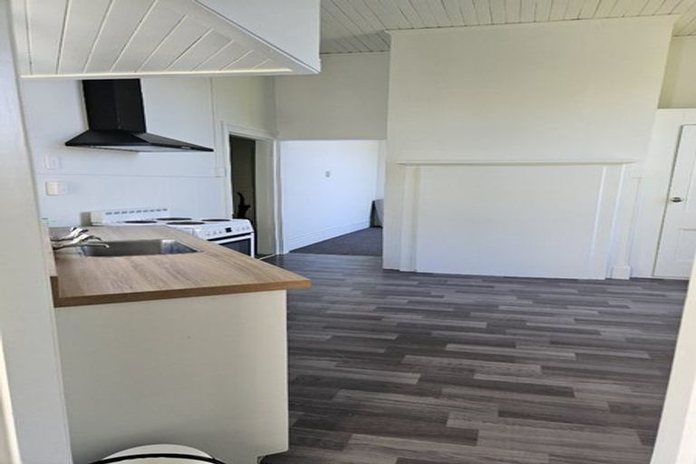 Photo of property in 16a-b Johnston Street, Gore, 9710