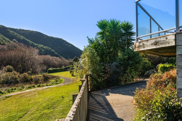 Photo of property in 3a Rohe Drive, Waikawa, Picton, 7220