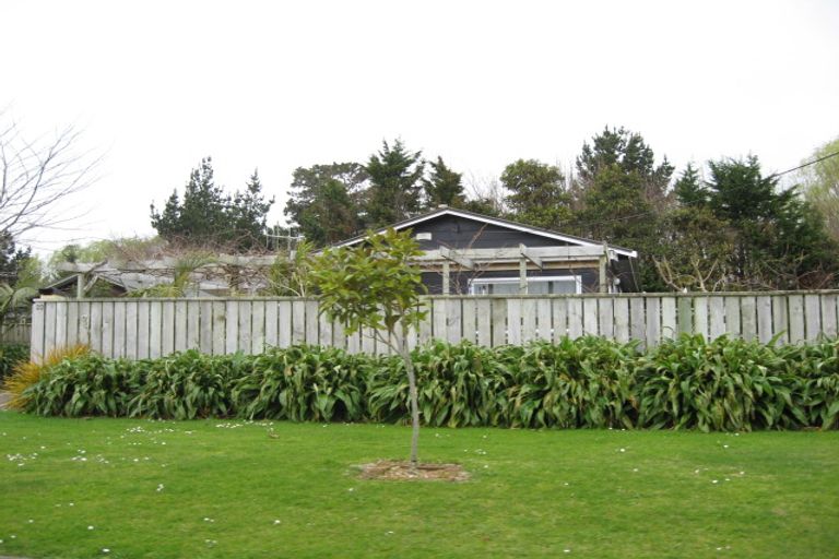 Photo of property in 33 Donnelly Street, Oakura, 4314