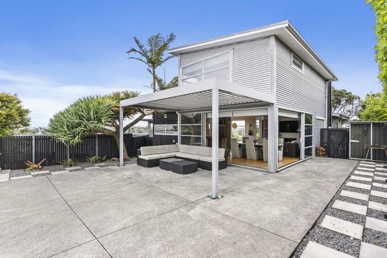 Photo of property in 10 Churchill Road, Cockle Bay, Auckland, 2014