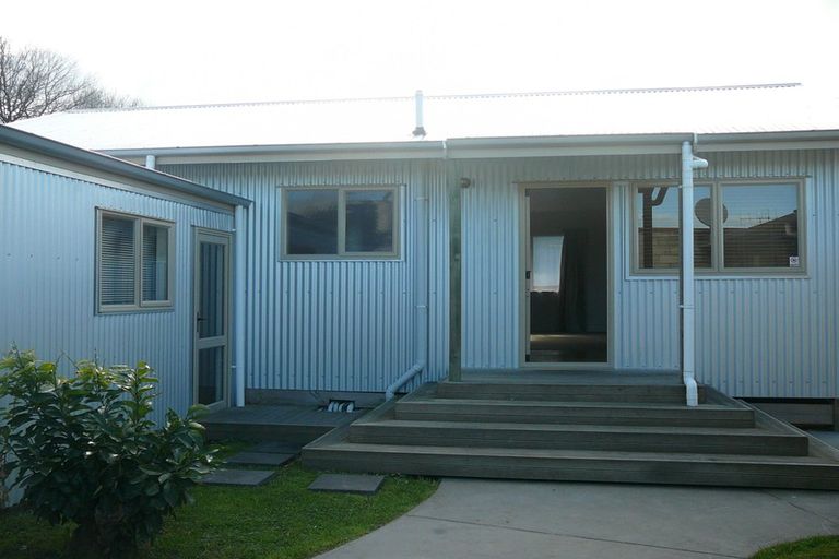 Photo of property in 914 Grove Road, Mayfair, Hastings, 4122