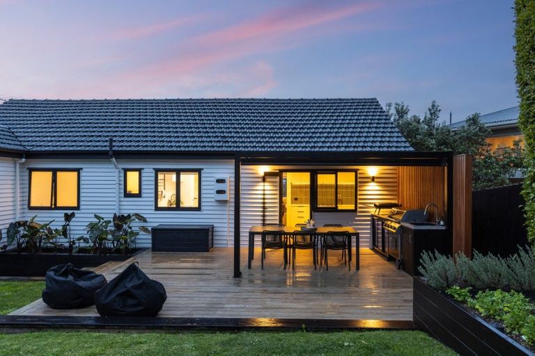 Photo of property in 23 Braemar Road, Rothesay Bay, Auckland, 0630