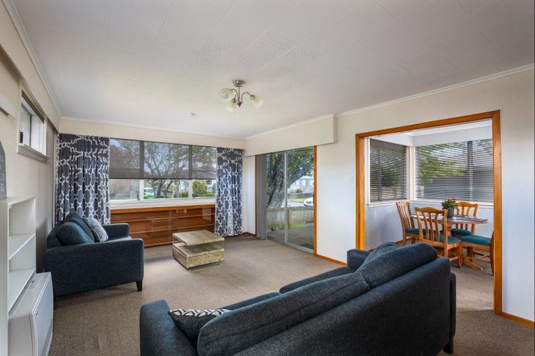 Photo of property in 11 Manu Crescent, Upper Vogeltown, New Plymouth, 4310
