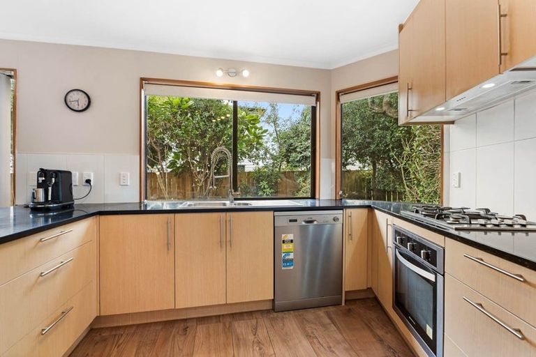 Photo of property in 1/5 Gulf Crest, Bucklands Beach, Auckland, 2012