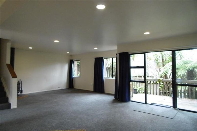 Photo of property in 2/32 Nigel Road, Browns Bay, Auckland, 0630