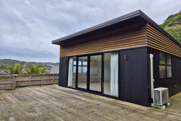 Photo of property in 16 Appleton Place, Karori, Wellington, 6012