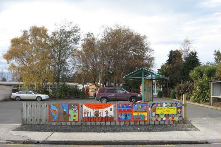 Photo of property in 20 Coronation Court, Milton, 9220