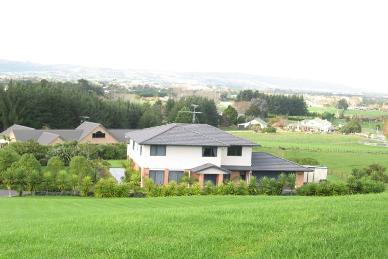 Photo of property in 125 Polo Prince Drive, Totara Park, Auckland, 2576