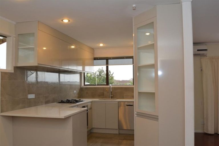 Photo of property in 56 Hollyford Drive, Clover Park, Auckland, 2105