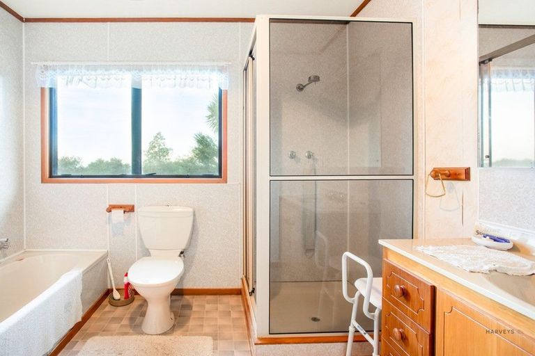 Photo of property in 1010 Scenic Drive North, Swanson, Auckland, 0816